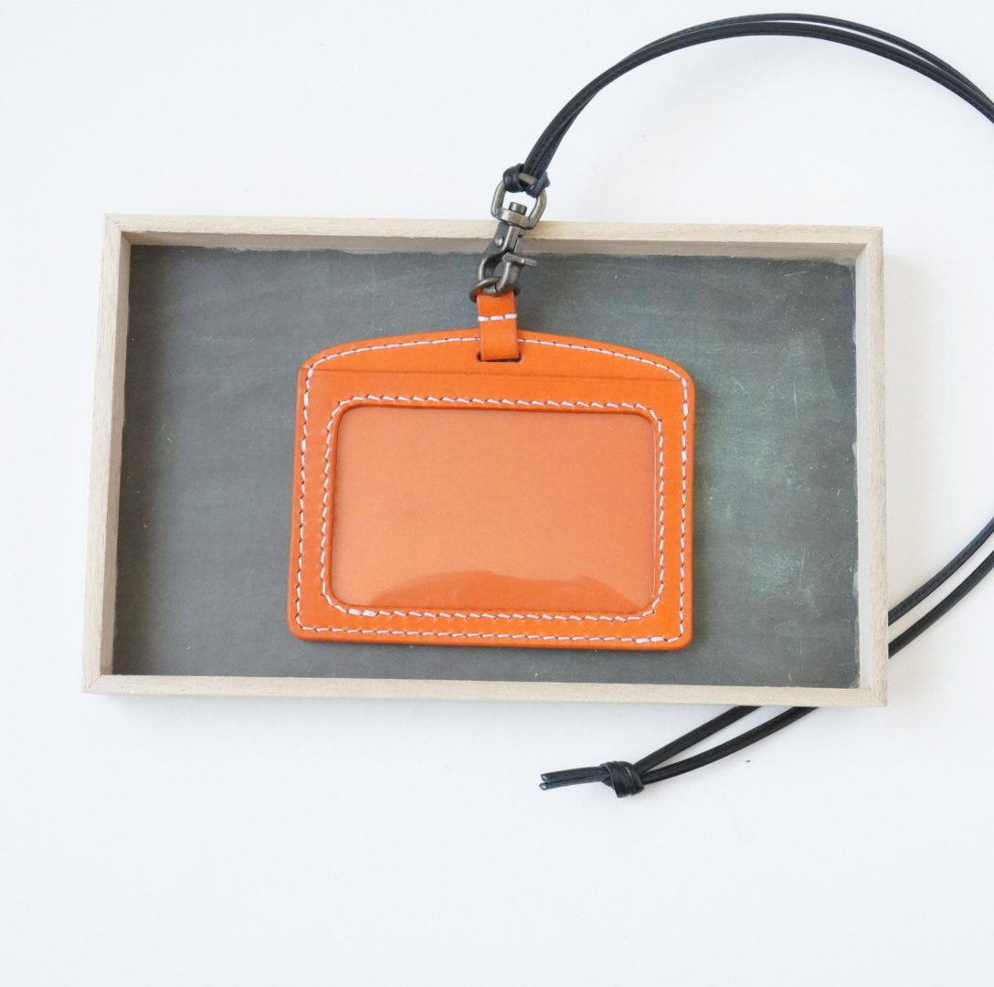 ブッテーロオレンジ、糸白、金具アンティーク