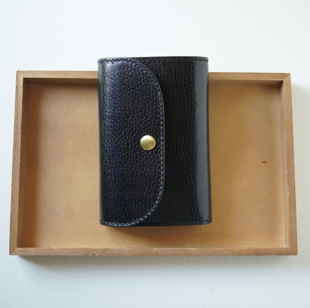 ドラーロ黒、糸黒、金具ゴールド