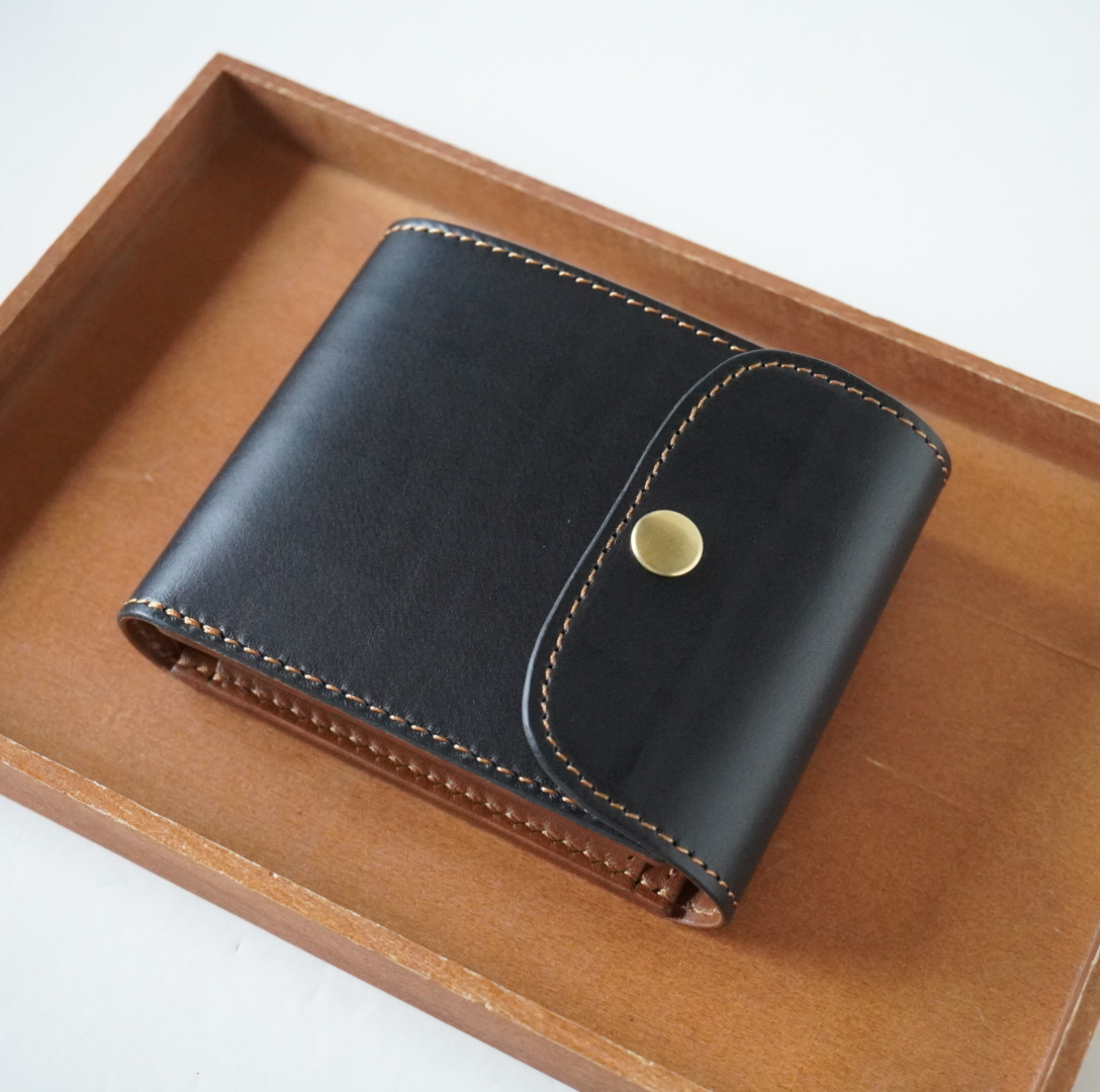 ブッテーロ黒×キャメル、糸ライトキャメル、ゴールド