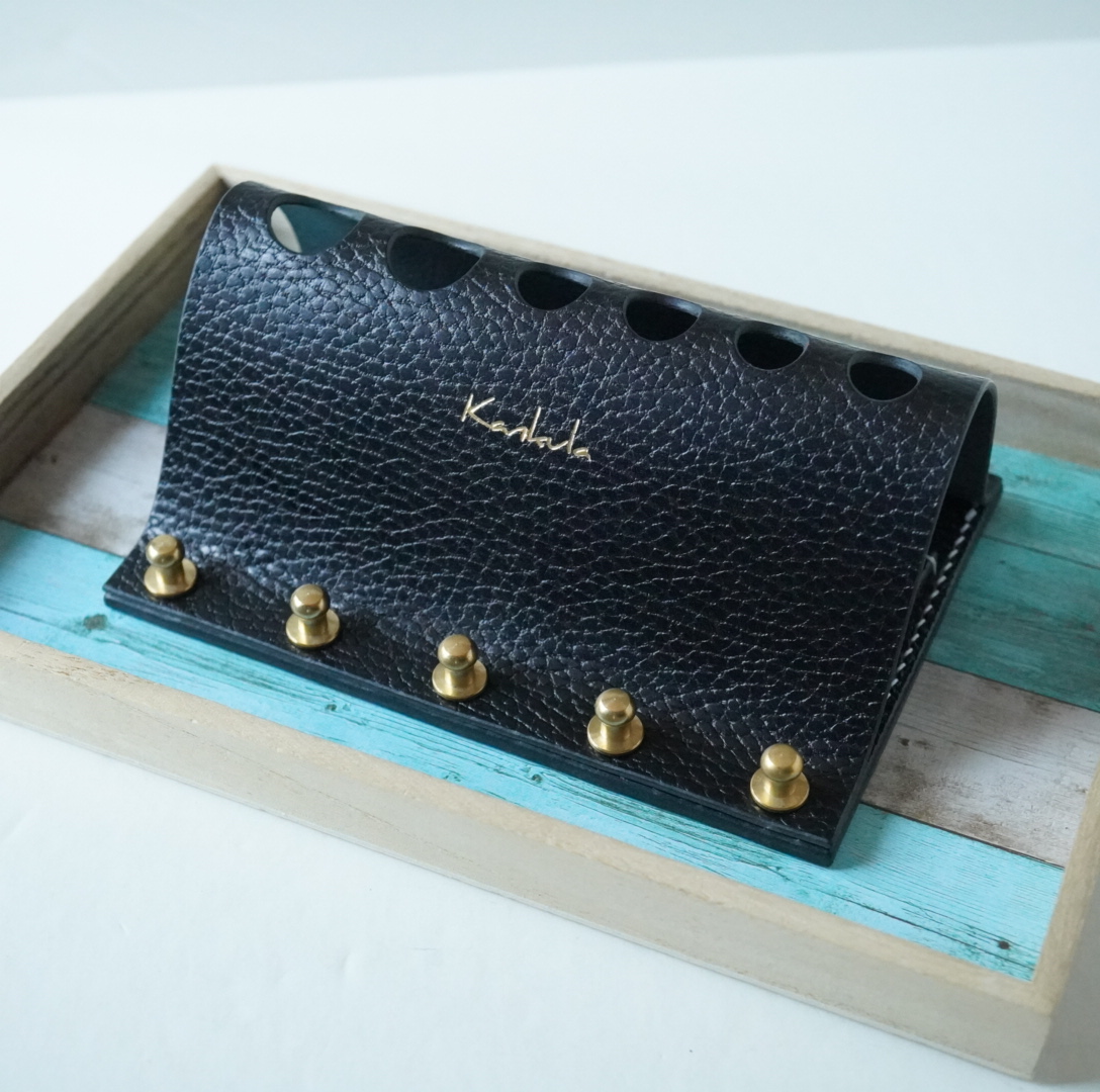 ドラーロブラック、糸白